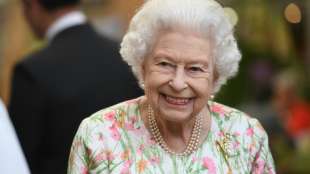 Erholung wider Willen - Queen legt auf Anraten ihrer &Auml;rzte mehrt&auml;gige Pause ein