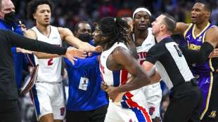 NBA: Feldverweis f&uuml;r James nach Schlag ins Gesicht