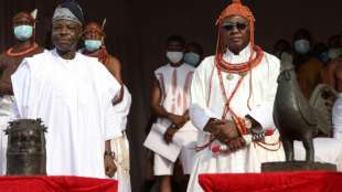 Nigeria gibt Raubkunst-G&uuml;ter an traditionellen K&ouml;nigspalast zur&uuml;ck