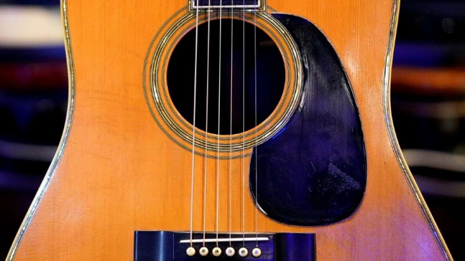 Clapton-Gitarre und Objekte anderer Musiker werden in New York versteigert