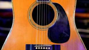 Clapton-Gitarre und Objekte anderer Musiker werden in New York versteigert