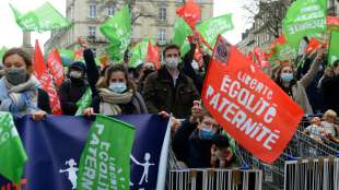 Demonstrationen f&uuml;r und gegen k&uuml;nstliche Befruchtung f&uuml;r alle in Frankreich
