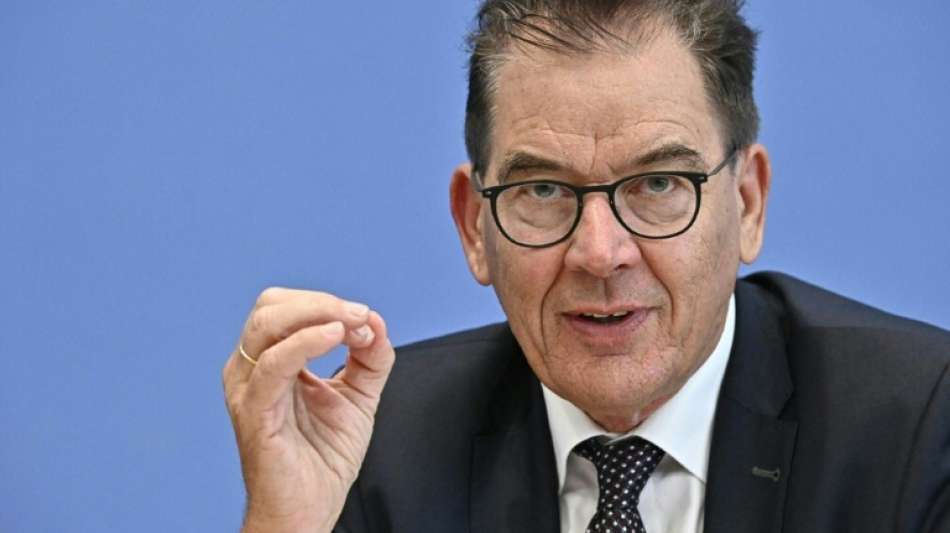 Entwicklungsminister M&uuml;ller reist nach Westafrika