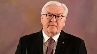 Festakt zum Einheitstag in Halle mit Merkel und Steinmeier