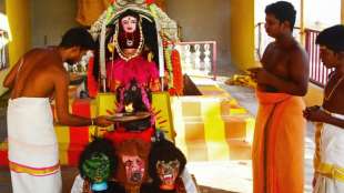 Hindu-Priester in Indien bitten Corona-G&ouml;ttinnen um Hilfe in Pandemie