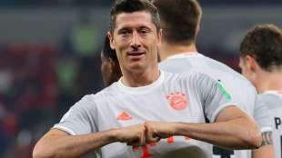 Nach Reise-Chaos: Lewandowski schie&szlig;t Bayern ins Finale der Klub-WM