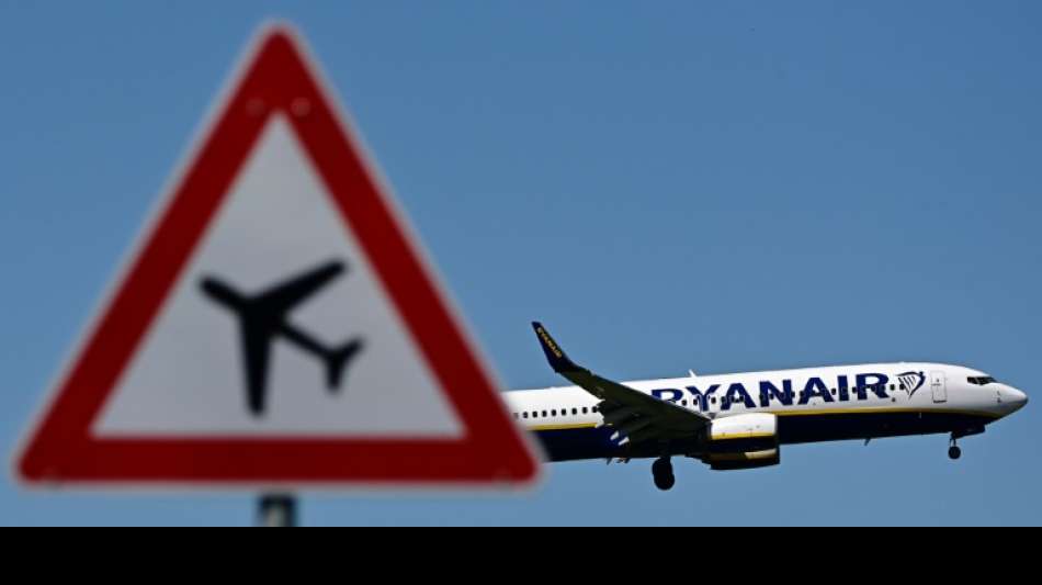 Ryanair rutscht tiefer in die roten Zahlen 