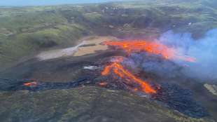 Vulkanausbruch bei Reykjavik sorgt f&uuml;r spektakul&auml;re Bilder