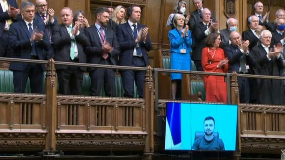 Selenskyj bewegt Gro&szlig;britannien mit Churchill-Rede vor dem Parlament