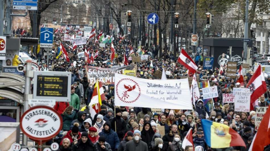 20.000 Menschen bei Protesten gegen Corona-Ma&szlig;nahmen in Wien