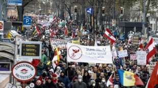 20.000 Menschen bei Protesten gegen Corona-Ma&szlig;nahmen in Wien