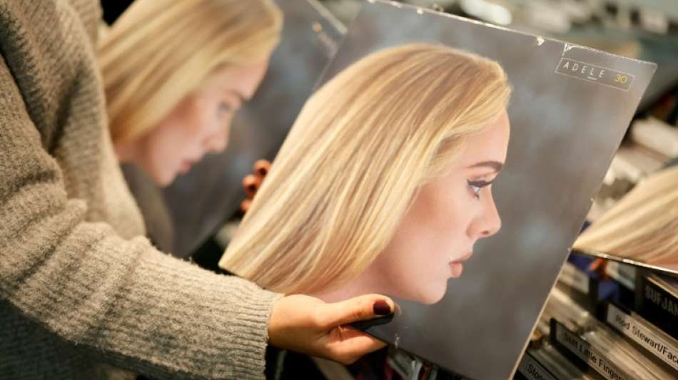 Spotify beugt sich Adele und entfernt Zufallswiedergabe als Standard-Option