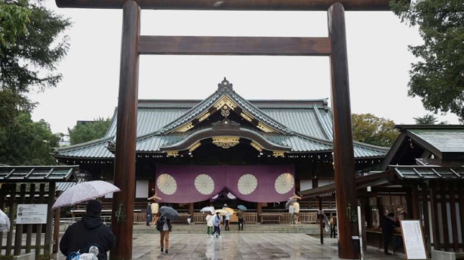 Japans neuer Regierungschef schickt Opfergabe an umstrittenen Yasukuni-Schrein
