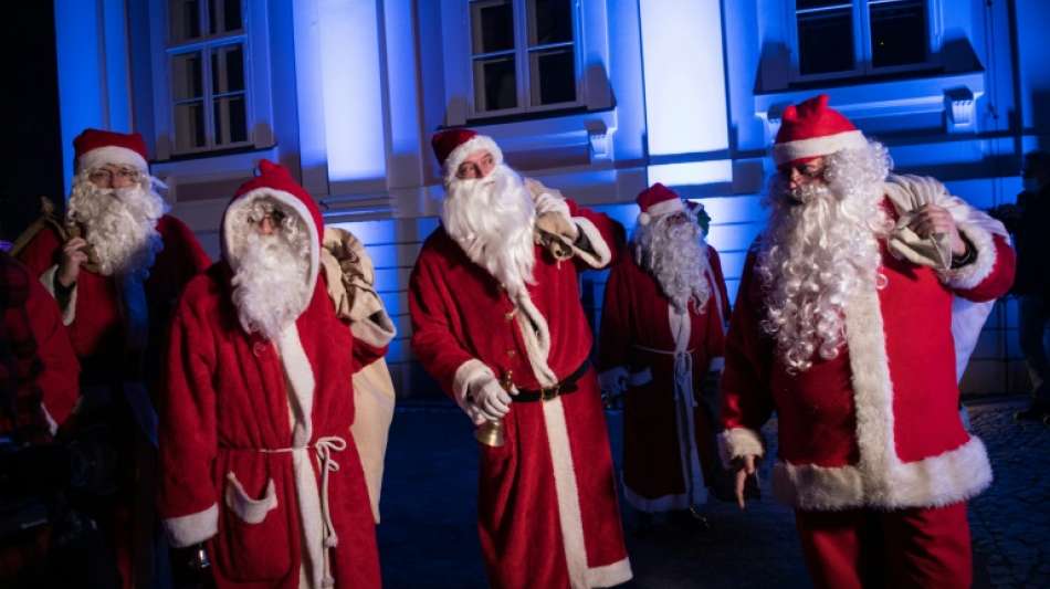 Weihnachtsmann wegen Verst&ouml;&szlig;en gegen Corona-Regeln angezeigt