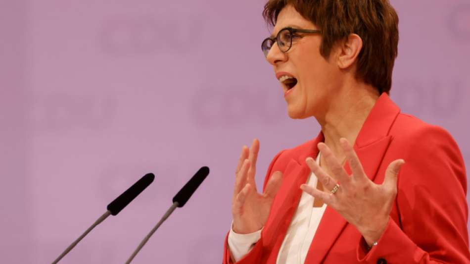 Kramp-Karrenbauer will auch in n&auml;chster Regierung Verteidigungsministerin bleiben