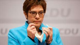 Kramp-Karrenbauer &uuml;berraschend zu Truppenbesuch in Afghanistan eingetroffen