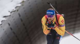 Deutsche Biathleten in der Staffel auf Rang vier