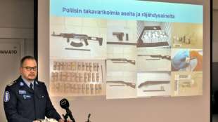 Finnische Polizei nimmt mutma&szlig;liche Rechtsextremisten unter Terrorverdacht fest