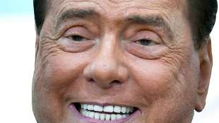 Italiens Ex-Regierungschef Berlusconi erneut im Krankenhaus