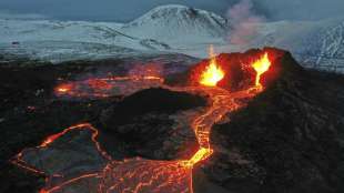 Meteorologiebeh&ouml;rde: Weitere Felsspalte nach Vulkanausbruch in Island