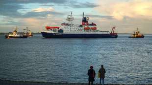 "Polarstern" entdeckt &uuml;berraschend artenreiches &Ouml;kosystem unter Rieseneisberg
