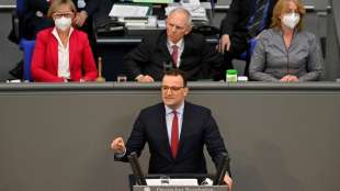 Spahn verteidigt im Bundestag bundesweite Notbremse