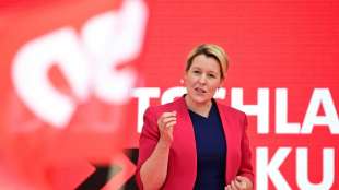 Spitzenkandidaten der Berlin-Wahl liefern sich Schlagabtausch zum Thema Wohnraum