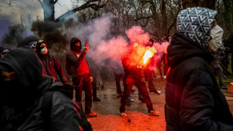 Gro&szlig;demonstration gegen Corona-Regeln in Br&uuml;ssel schl&auml;gt in Gewalt um
