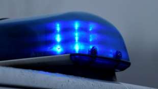 Berliner Polizei nimmt mit Axt randalierenden Mann fest