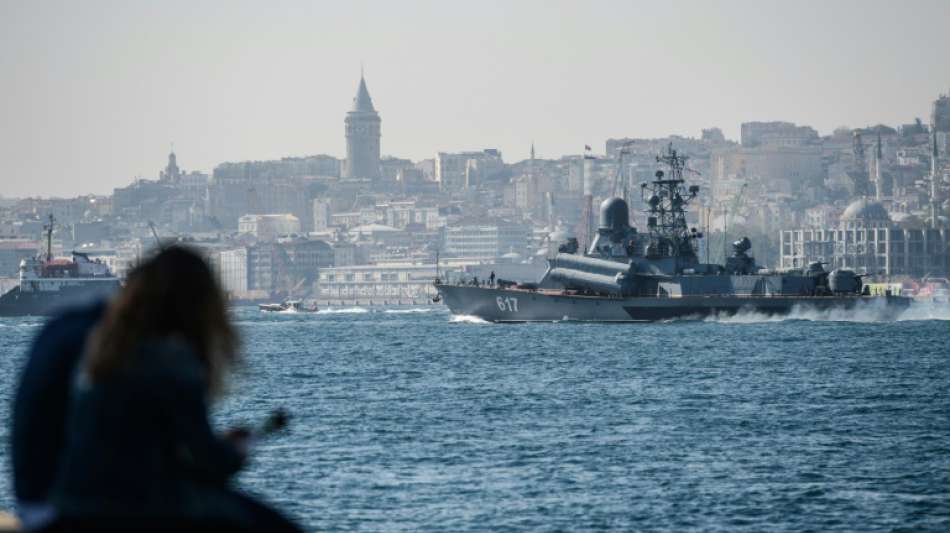 T&uuml;rkei nimmt zehn pensionierte Admirale nach Kritik an Wasserstra&szlig;en-Projekt fest