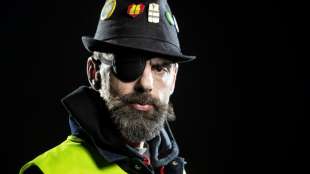Augen-Verlust von "Gelbwesten"-Aktivist hat juristische Folgen f&uuml;r Polizisten