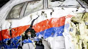 Niederl&auml;ndische Richter begutachten erstmals Wrack von Flug MH17