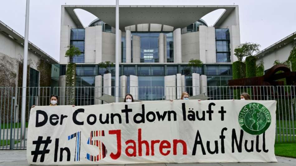 Fridays for Future demonstriert in Frankfurt gegen klimasch&auml;dliche Investitionen