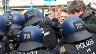 Th&uuml;ringer Verfassungsschutz f&uuml;r bundesweite Beobachtung von 
"Querdenken"-Bewegung