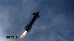 Explosion von SpaceX-Rakete SN-10 nach zun&auml;chst gegl&uuml;ckter Landung