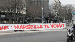 Marseille-Fans st&uuml;rmen Trainingsgel&auml;nde - Liga verschiebt Heimspiel