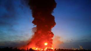 Gro&szlig;brand in indonesischer &Ouml;l-Raffinerie