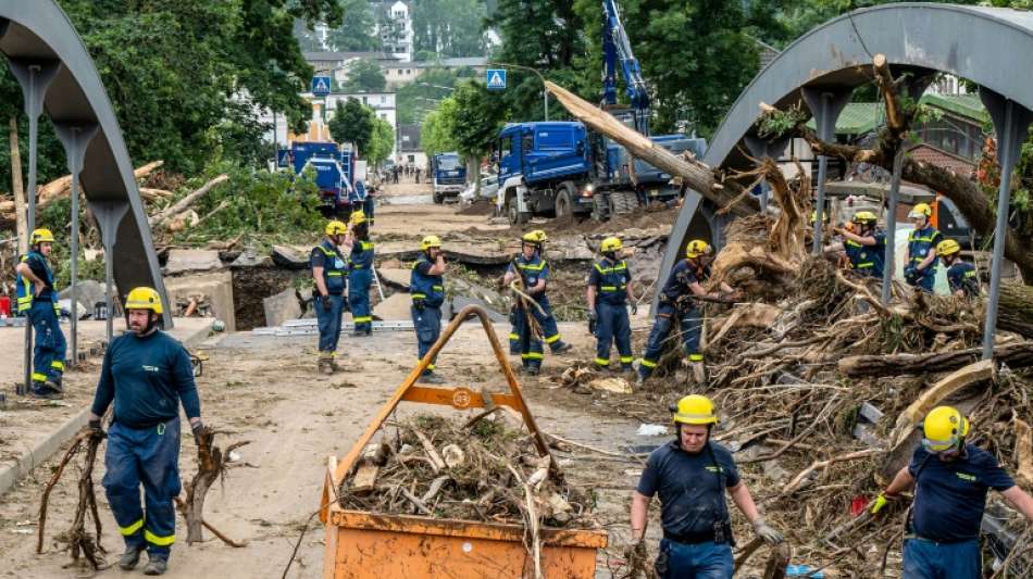 Lage in Hochwassergebieten stellt Helfer und Einsatzkr&auml;fte auf harte Probe