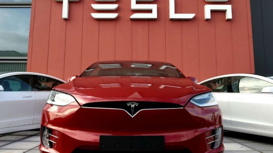 Tesla wegen frauenfeindlicher Atmosph&auml;re in kalifornischem Werk verklagt