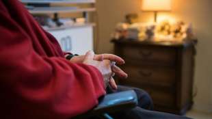 Sozialverband VdK will gegen Streichung von Pflegegelderh&ouml;hung klagen