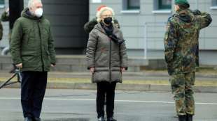 Lambrecht: "Putin hat ohne jeden Grund einen Krieg mitten in Europa vom Zaun gebrochen"
