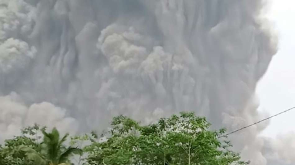 Vulkan&nbsp;Semeru in Indonesien ausgebrochen