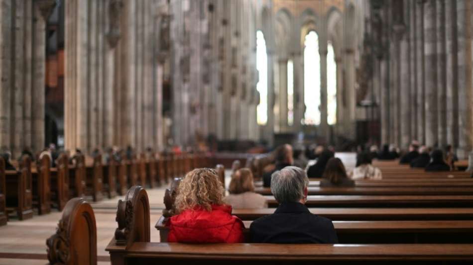 Zahlreiche Gottesdienst&uuml;bertragungen an Weihnachten in Fernsehen und H&ouml;rfunk