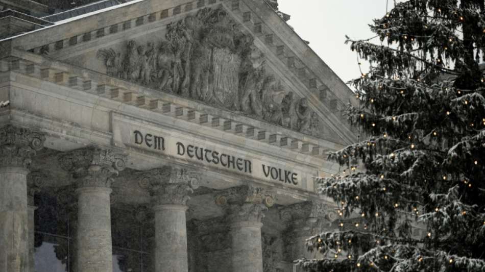 Corona-Infektionen mit Omikron und Delta in Bundestagsausschuss