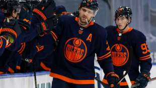 Nach 0:3-R&uuml;ckstand: Draisaitl und Kahun f&uuml;hren Oilers zum Sieg - St&uuml;tzle verwandelt ersten Penalty