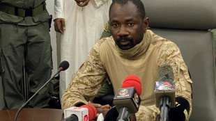 Oberst Go&iuml;ta wird nach Putsch als &Uuml;bergangspr&auml;sident in Mali vereidigt