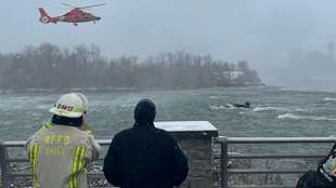 Spektakul&auml;re Bergung von toter Frau aus Auto am Rand der Niagara-F&auml;lle