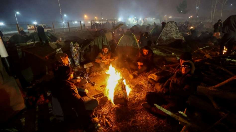 Hunderte Migranten in Belarus verlassen provisorisches Lager an Grenze zu Polen