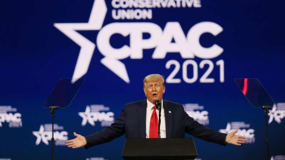 Trump betont F&uuml;hrungsanspruch bei Republikanern und flirtet mit Kandidatur 2024