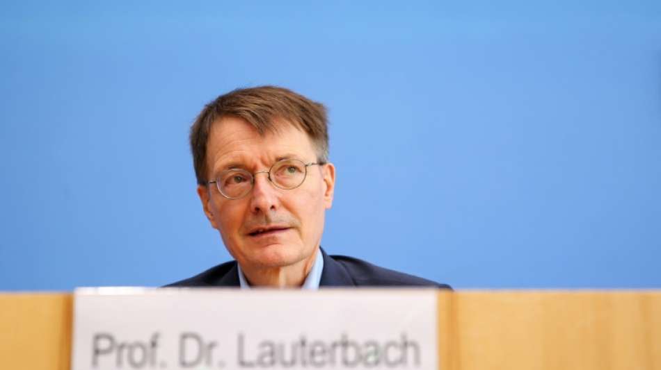 Lauterbach sieht f&uuml;r 2022 bei Corona "Licht am Ende des Tunnels"